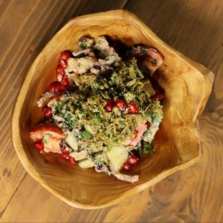 კიტრი პომიდვრის სალათი ნიგვზით და ჯონჯოლით