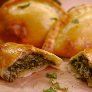 ემპანადა ისპანახის და სამი ყველის შიგთავსით