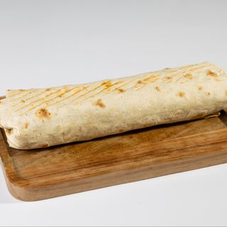 მიქს-დოგი ლავაშში მოცარელას ყველით