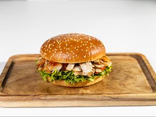 M შაურმა ბურგერი ღორის