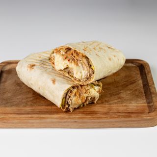 M შაურმა პატარა მოცარელას ყველით (ქათამი)