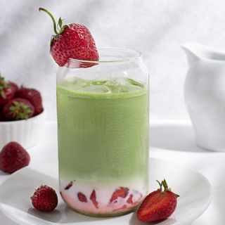 მატჩა ლატე კენკრით