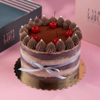 შოკოლადის ტორტი ალუბლით