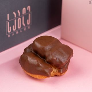 Pâte à choux with Caramel and Creme Patissiere