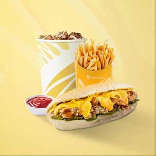 შაურმა ყველის სოუსით პურში - კომბო