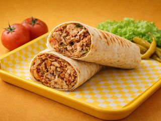 შაურმა ლავაშში საშუალო ღორის ხორცით