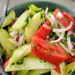 კიტრი-პომიდვრის სალათი