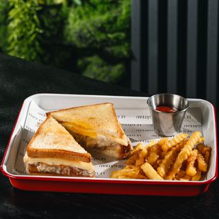 თინუსის სენდვიჩი კარტოფილი ფრით