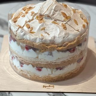 ტორტი კრემ-ყველის კრემით (8-10 ნაჭრიანი)