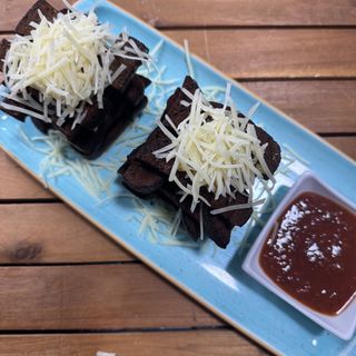 შემწვარი პური ნიორით