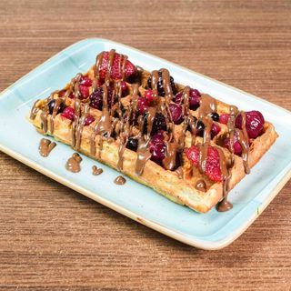 ვაფლი კენკრით და შოკოლადით