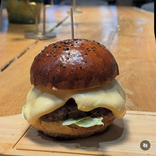 საქონლის ბურგერი