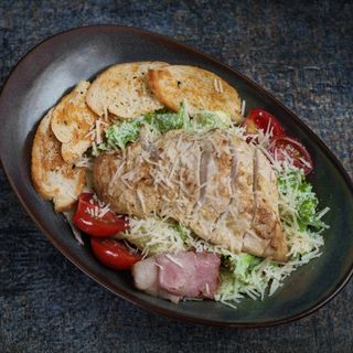 სალათი ცეზარი ქათმის (350 გრ)