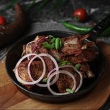 ღორის ნეკნი აჯიკით