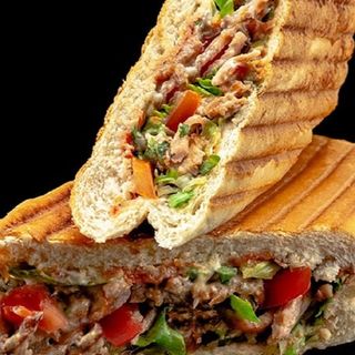 პატარა შაურმა  პურით