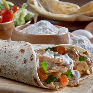 პიტა შაურმა ქათმის ხორცით