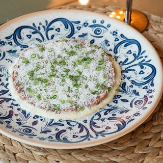 საქონლის ხორცის ტარტარი, პარმეზანის მუსით