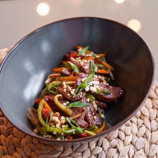 ბრინჯის ლაფშა საქონლის ხორცით და ბოსტნეულით