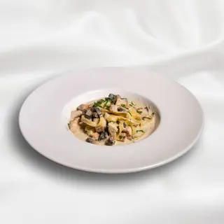 Tagliatelle with chicken and mushrooms