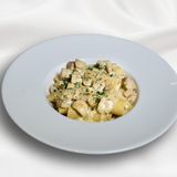 Rigatoni with chicken and mushrooms
