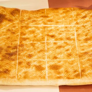 ნახევარ ფენოვანი ხაჭაპურის ბოქსი (16 ნაჭერი - 41სმ)