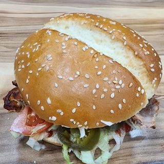 ქათმის ბურგერ-შაურმა