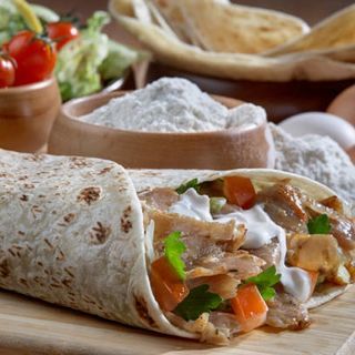 პიტა შაურმა ქათმის ხორცით