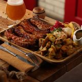 ღორის ნეკნი ბარბექიუს სოუსით