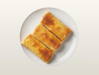 შემწვარი ბლინი სულგუნით და პიტნით