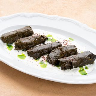 ტოლმა ვაზის ფოთოლში ბატკანი