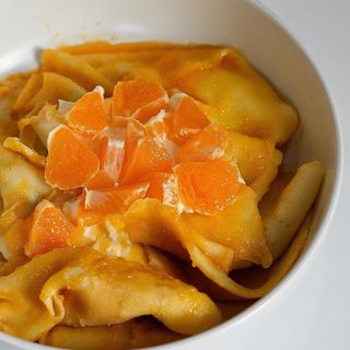 Crepes with tangerines
