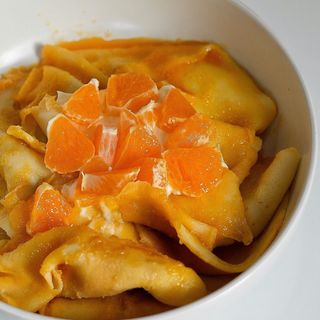 Crepes with tangerines