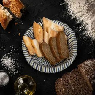 პური შავი და თეთრი