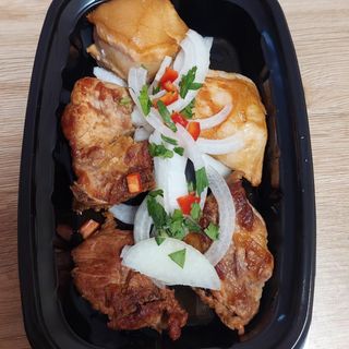 ღორის ხორცის მწვადი წალამზე