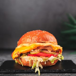 ქათმის ბურგერი/chicken burger