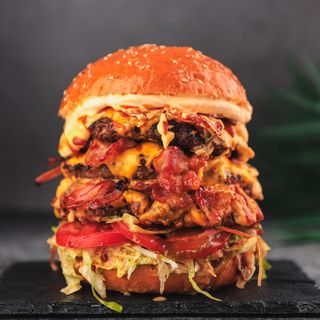 სამმაგი კეთილი ბურგერი /triple kind burger