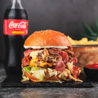 ბურგერი ტრუფელის სოუსით კომბო/Burger with truffle sauce combo