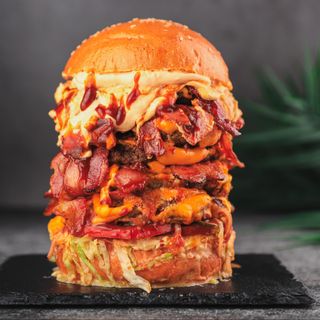 ხუთმაგი კეთილი ბურგერი/Quintuple Kind Burger