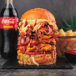 ხუთმაგი კეთილი ბურგერი კომბო/Quintuple Kind Burger combo