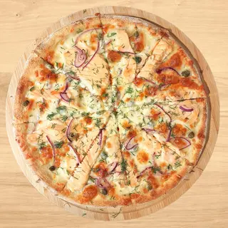 Salmon and capers pizza