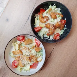 Caesar salad with chicken