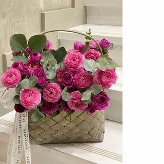 ჩანთა სპრეი ვარდებით