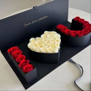 წითელი და თეთრი ვარდების სიყვარული