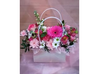 ყვავილების მიქსი ჩანთაში