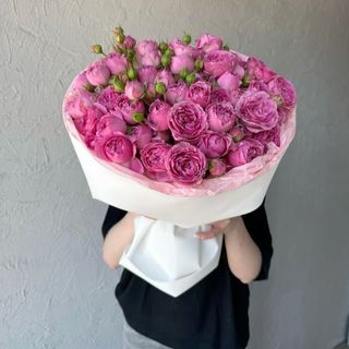 სპრეი ვარდების თაიგული