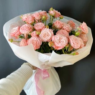 სპრეი ვარდების თაიგული