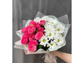 ქრიზანთემა და ვარდები