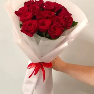წითელი ვარდები (10ც)