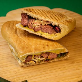 მექსიკური ჰოთ დოგი პურში