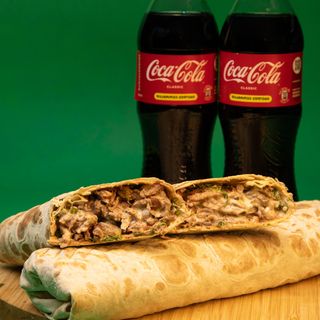 4 სტანდარტული შაურმა და 4 კოკა-კოლა